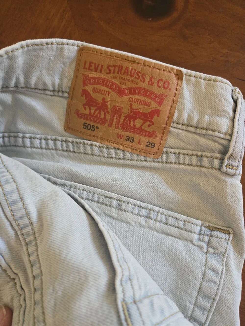501 Light Blue Men’s Jeans - Classic Casual Fit W33 L 29